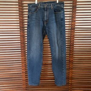Levi’s 506 straight jeans